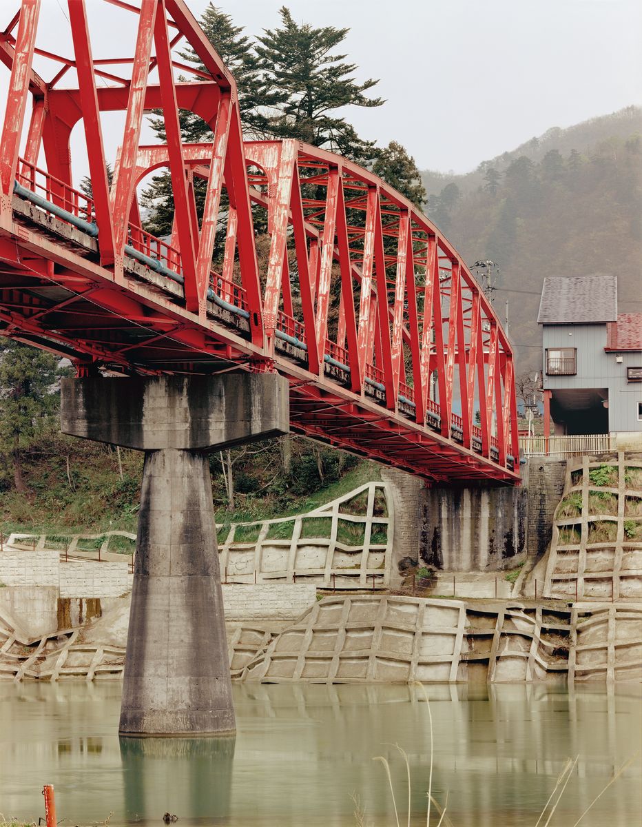 Akai hashi (Red Bridge)  赤い橋 2002